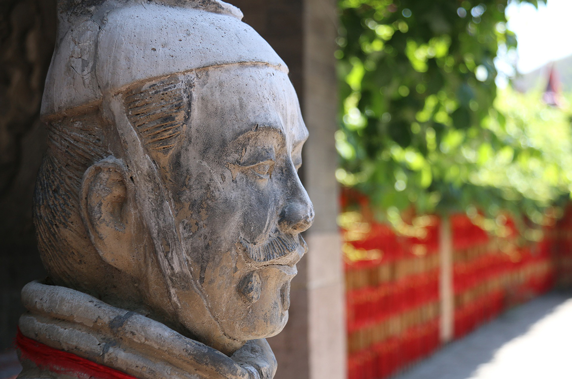 chinese statue
