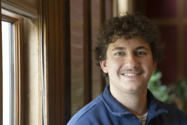 Headshot of Ben Stavnezer