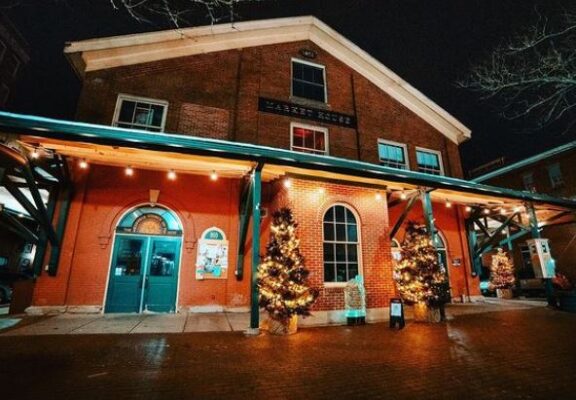 Market-House-Christmas